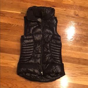 Lululemon fitted shiny vest xs